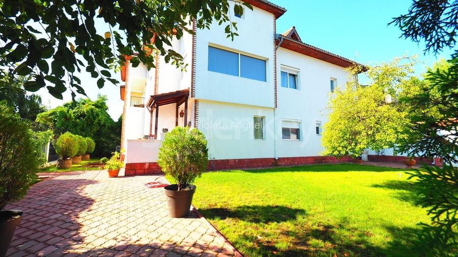Vila mobilata cu 6 camere si 565mp teren