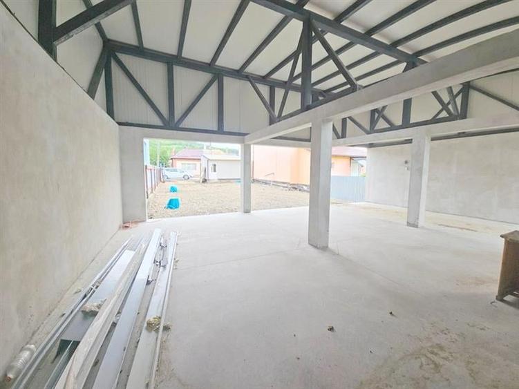 Hala de inchiriat in Targu Ocna  cu acces stradal si posibilitate de personaliz - 2