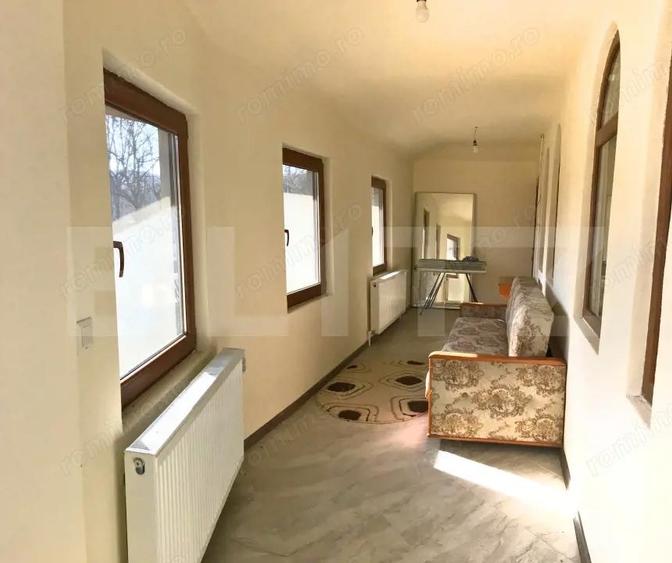 Casa Spa?ioasa cu 1.250 mp Teren, Mobilata ?i Utilata Aproape de Munte - 11