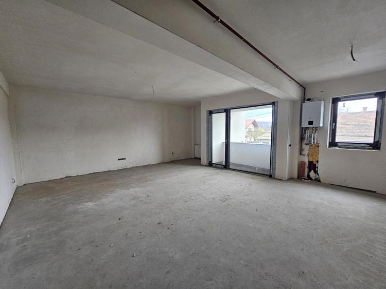 Apartament spatios in imobil nou, in Someseni - 5