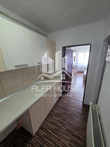 Vand garsoniera zona Micro 1 - 4