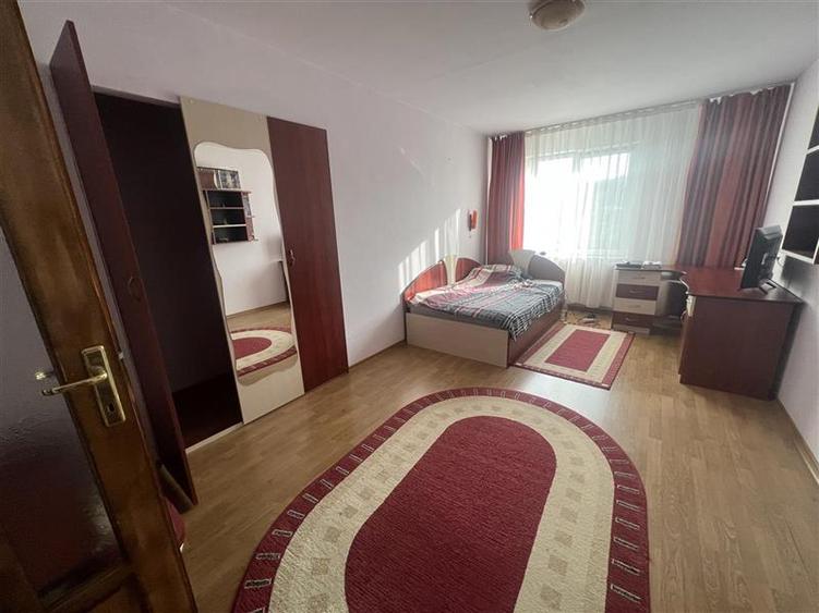 Inchiriere casa la cinci minute de Big pentru clinica salon sau locuit - 12