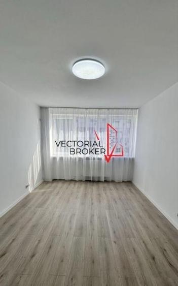 3 camere decomandat, revovat integral  Bld.Ferdinand - 1