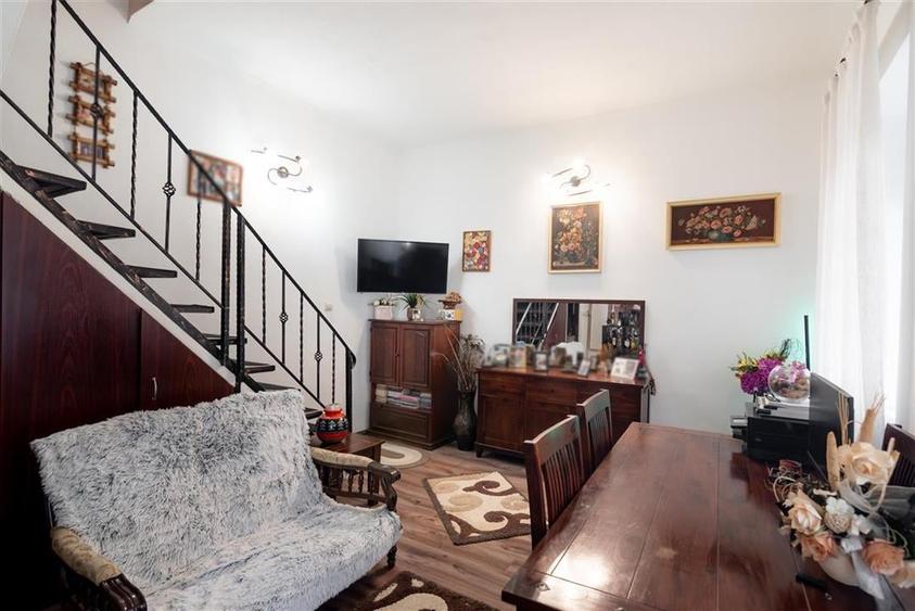 RECO Casa cu 3 Camere la Curte Comuna, Central, Oradea - 8