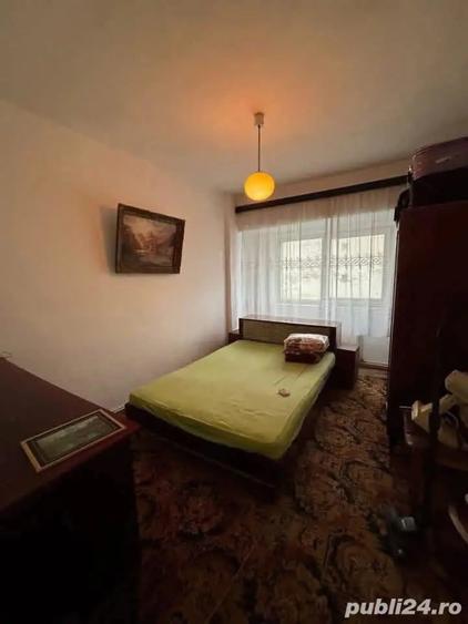 De vanzare 4 camere, zona ultracentrala, etaj intermediar, 68.900 euro - 1