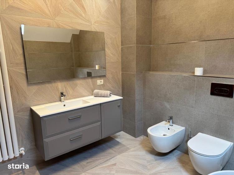 Casa de inchiriat: 9 camere, piscina, garaj - 6