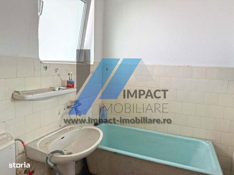 4 camere, etaj 3/4, NEMODERNIZAT, teava gaze la usa,Calea Severinului - 9
