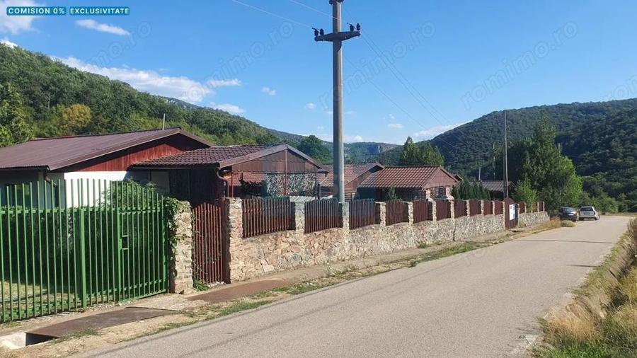 2 Cabane complet utilate, Dubova, Valea Ponicovei - 18