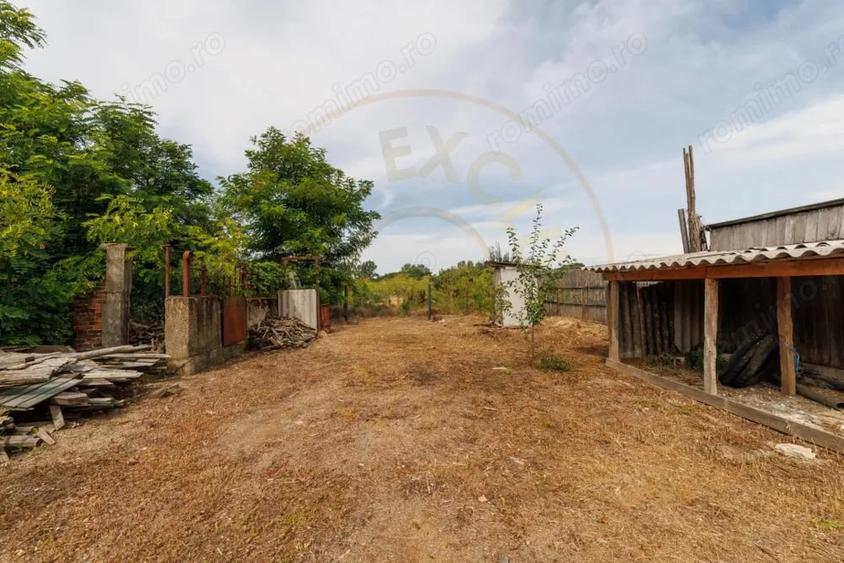 Casă cu 1 camere cu Teren 2140 Mp în Lunca
