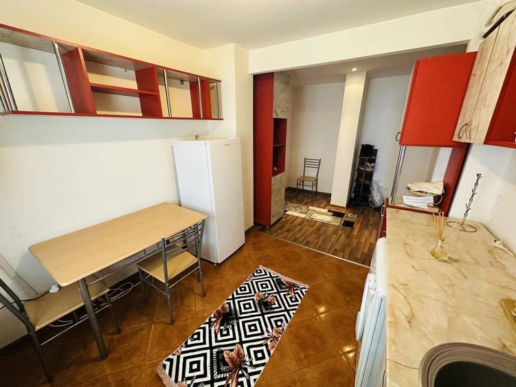 Inchiriez apartament 2 camere - 7