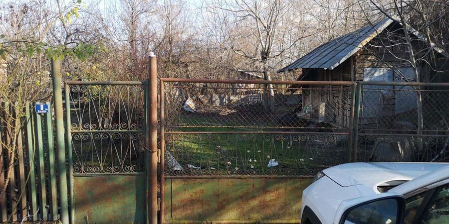 Teren intravilan 1700 m plus casa batranrasca - 9