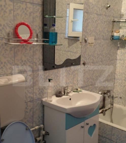 Apartament decomandat- Langa Liceul Ecaterina - 1