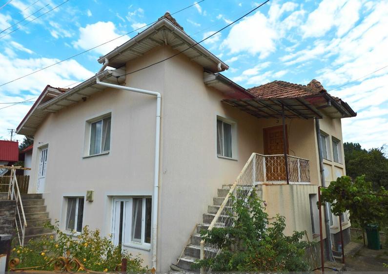 CASA IN BERISLAVESTI - LA 8 KM DE CALIMANESTI - 1