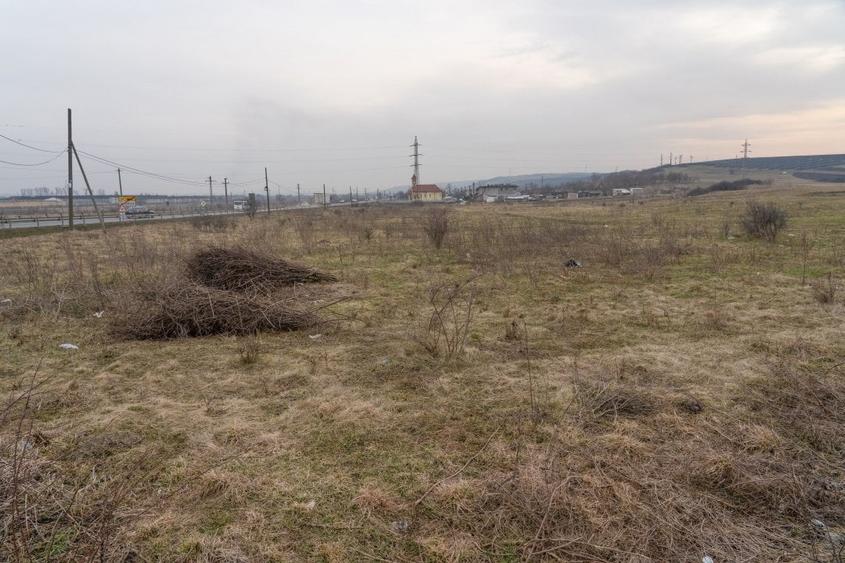 Teren cu deschidere la E576 - 1