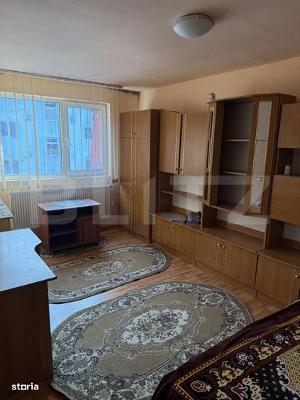 Apartament de inchiriat, 2 camere semidecomandate, 44 mp, balcon, zona - 5