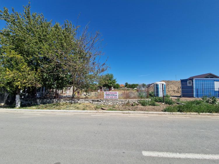 Corbu - Teren intravilan 885mp intre case - 39000euro - 1