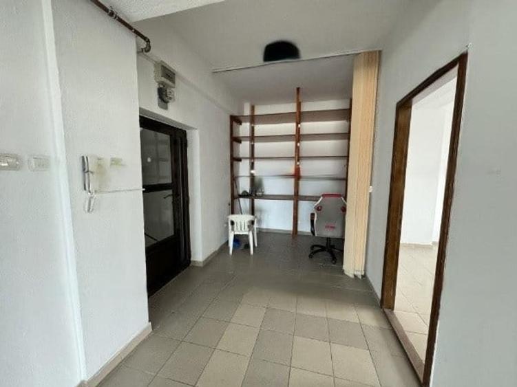 Ultracentral -bd. Mamaia , spatiu IDEAL BIROURI, 130 mp., etaj 1 - 12