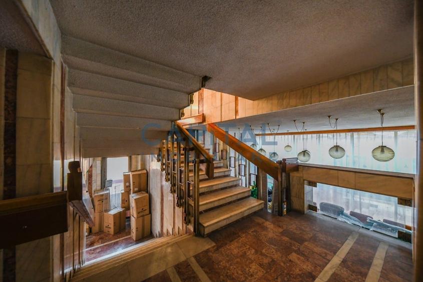 De vanzare Hotel, nefunctional, 70 camere + teren 3590 mp. - 10