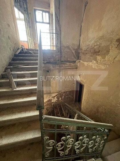 Cladire impunatoare ultracentral, 1067 mp utili, teren 611mp, zona ultracentral Cladire impunatoare ultracentral, 1067 mp utili, teren 611mp, zona ultracentral