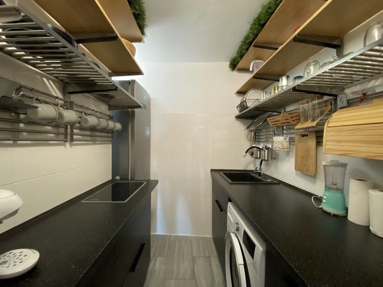 Peninsula , Piata Ovidiu - 6