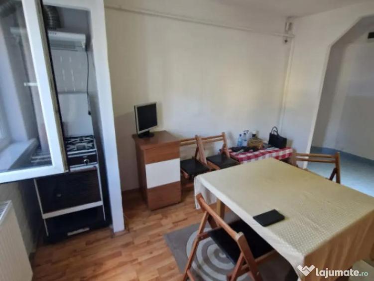 Apartament 3 camere, 71 mp, zona Hotvon - 3