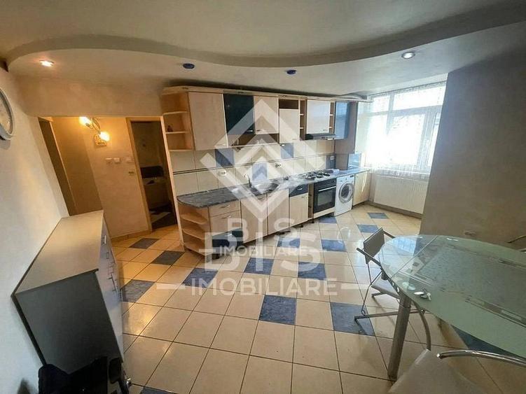 Apartament cu 4 camere decomandat în Sud-Est