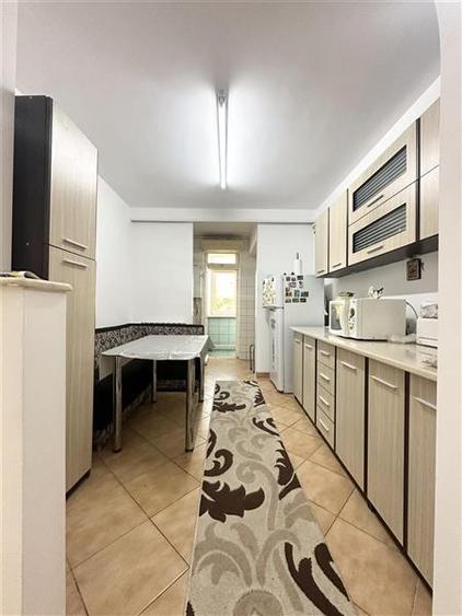Apartament 3 camere, Spatios, zona Tomis 2 - 4