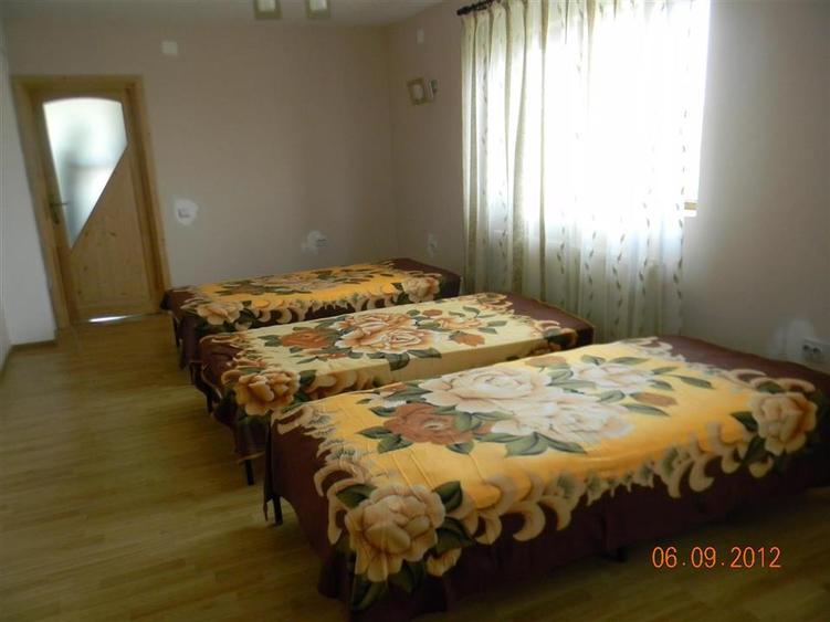 Vila pentru cazare muncitori Vladimirescu 18 lei/zi /pers. - 4