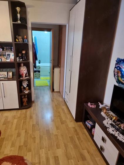 apartament de vanzare ,micro 6,,semidecomandat - 3