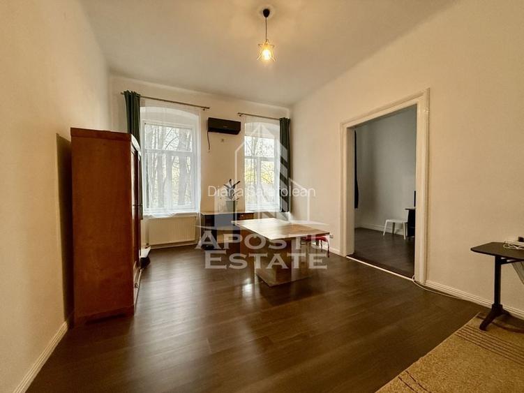 Apartament 3 camere, renovat, vedere la Bega, zona centrala