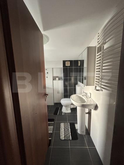 Apartament de vanzare, semidecomandat, cu 2 camere, 50 mp | Piata 1 mai - 3