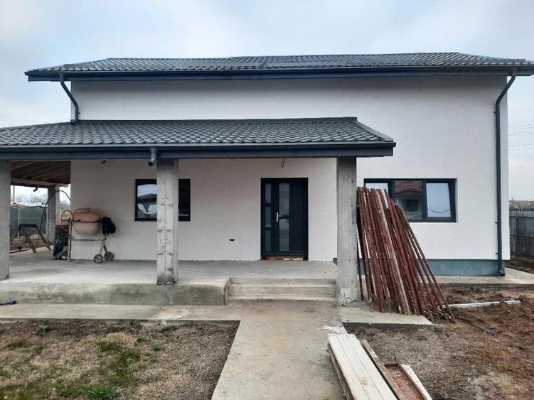 FARA COMISION in Tartasesti casa cu 4 - 5 camere P+E terasa mare camera tehnica - 27