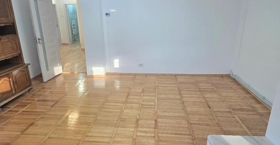 Vand apartament 4 camere decomandat in Deva, zona 22 Decembrie - 16