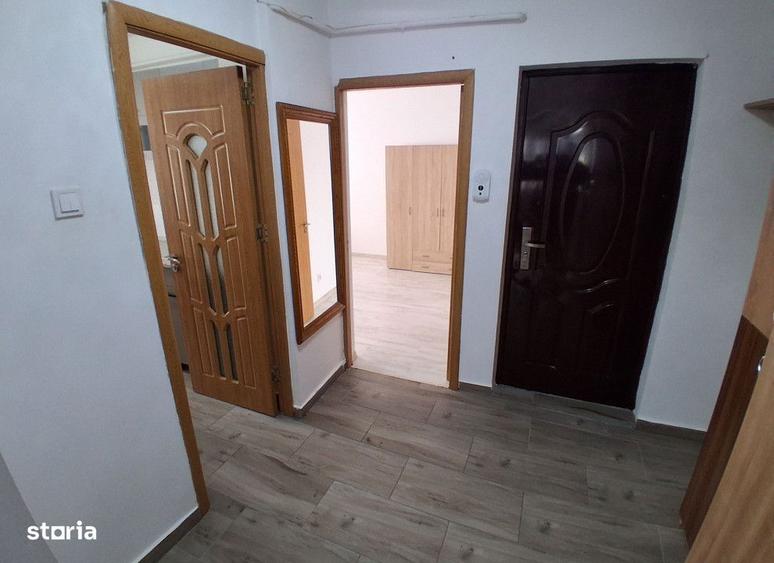 2 camere decomandat Canta 52 mp et. 3 mobilat bloc 1980 Cod:161648 - 2