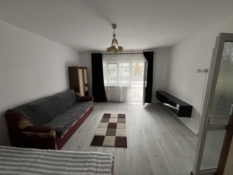 Inchiriez garsoniera confort 1 sporit etaj 1 str.22 decembrie - 4