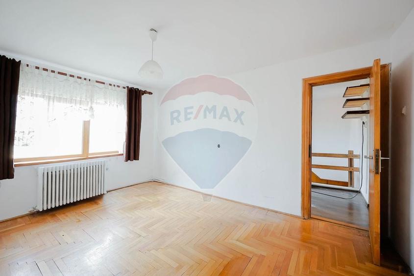 De vânzare casă 5 camere, teren 508 mp, în zona Ciuperca - 20