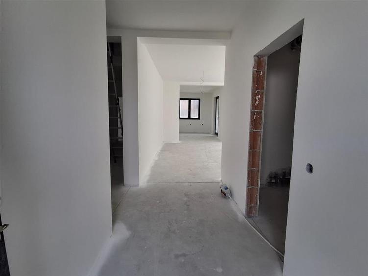 Casa individuala 6 camere 3 bai 500mp teren zona Calea Cisnadiei - 21