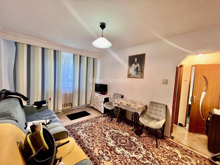 De vanzare - Apartament 2 camere, etaj 1 Trivale