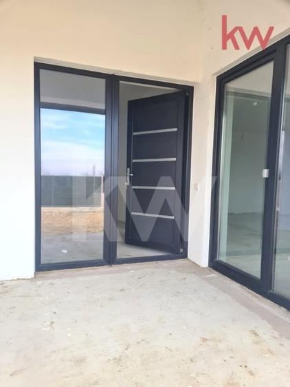 Casa parter, constructie solida, teren generos – Carcea, zona Metro - 8