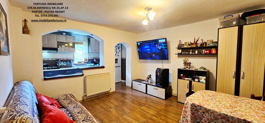 Casa la pret de apartament si teren 2358 mp, com .Girov - 2