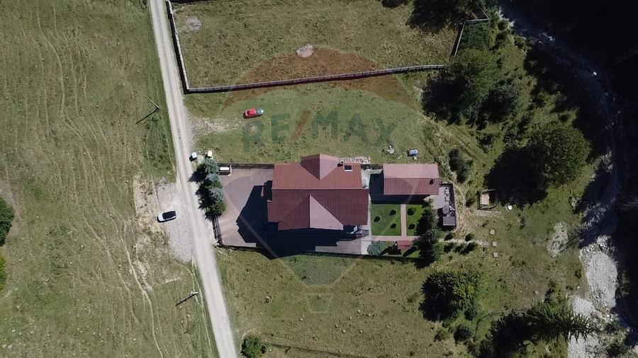Pensiune cu 14 camere de vanzare Bucovina langa partia Pojorata Malini - 22