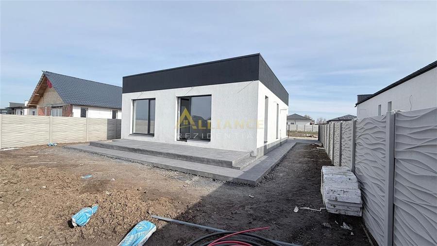 Casa Individuala - 4 camere - 2 bai - 371 mp teren - 3