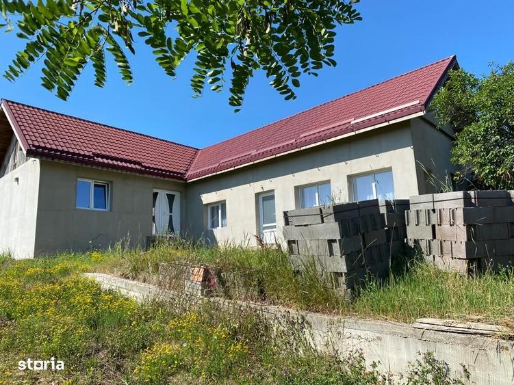 Casa de vanzare 4 camere,baie bucatarie si teren 1500mp - 2