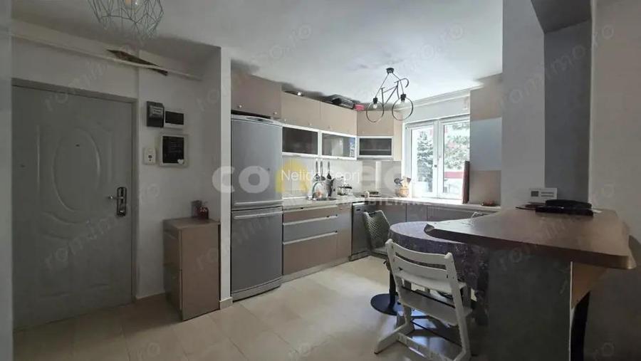 Vanzare apartament 3 camere, decomandat | et. 2 Grigorescu