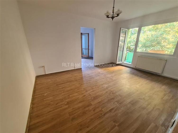 Apartament 3 camere etaj intermediar Calea Bucuresti Apartament 3 camere etaj intermediar Calea Bucuresti