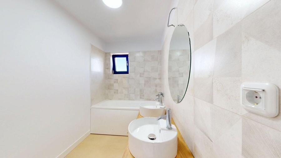 CASA DE LANGA PADURE, Clinceni str. Mierlei 73J - 14