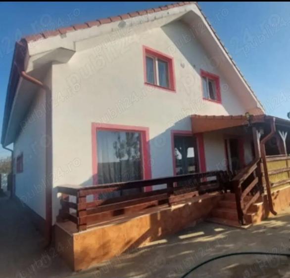 Vand Casa cu etaj,casa este dotata cu panouri fotovoltaice monocristaline . - 1