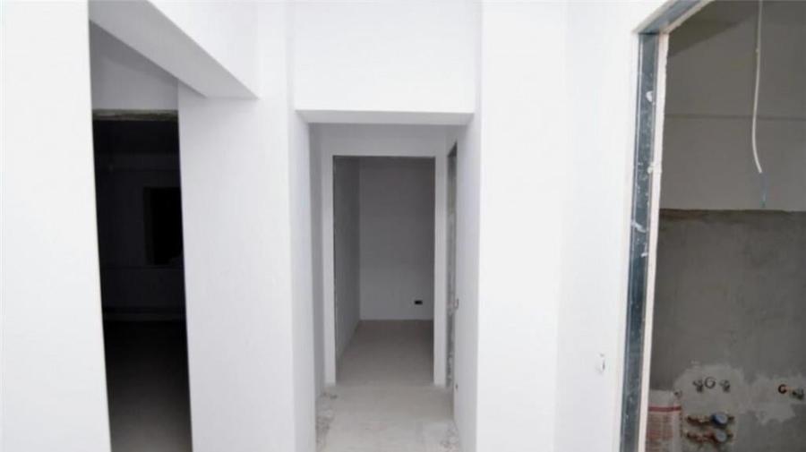 Apartament 3 camerele, Parter,cu balcon pe Viorele/Tineretului - 1