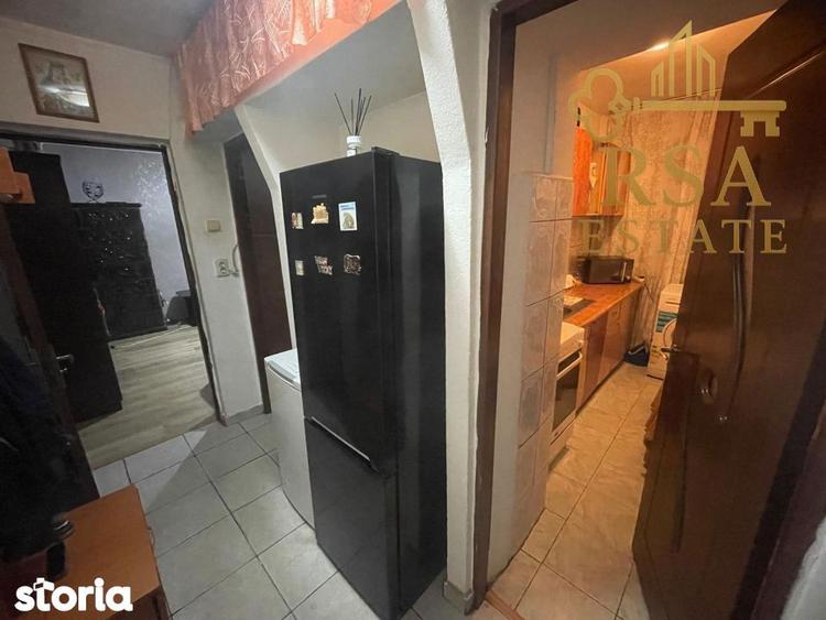 Apartament de vanzare 2 camere Brezoi Zona Unirii Etaj 4 - 1
