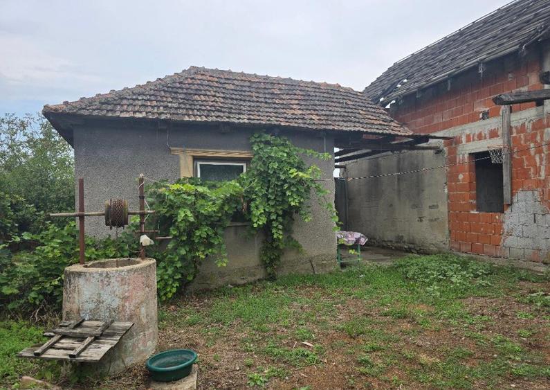 Casa loc SUMUGIU , sc 200 mp , parte veche si noua, ter 2670, sosea - 5